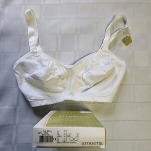NWOT, Amoena 34 DDD Non-Wired Bra